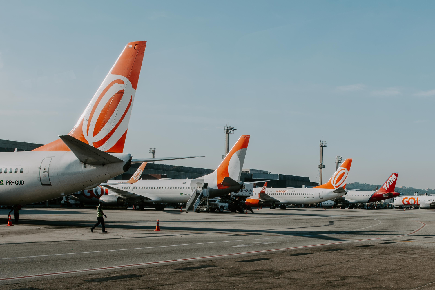 EMMA Systems signs a partnership agreement with Colombian airport consultancy SCADIA Consultores to expand its offering to Spanish-speaking airports.